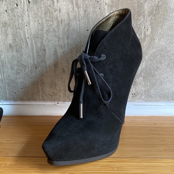 Lanvin Black, lace up , hidden platform for comfort and balance, suede booties - Picture 5 of 10